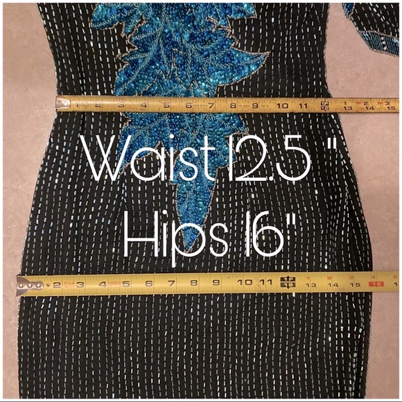 Vintage, stunning beaded/ sequin formal gown. Size 4. Alyce Designs circa 1992 - Picture 3 of 16